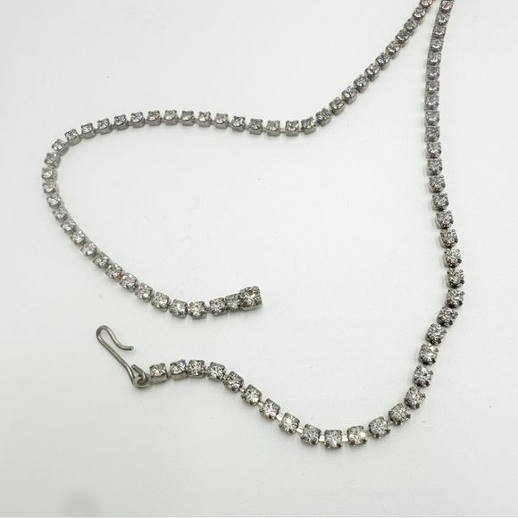 Vintage Rhinestone Necklace with Faux Pearls Adjustable Hook Closure - Picture 4 of 8